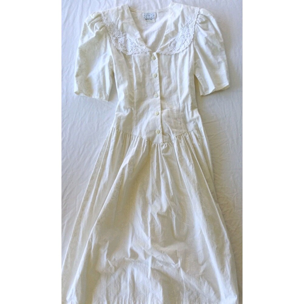 Vintage 70s You Babes White Cotton Skirt / Button With Eyelet Ruffle size 7
